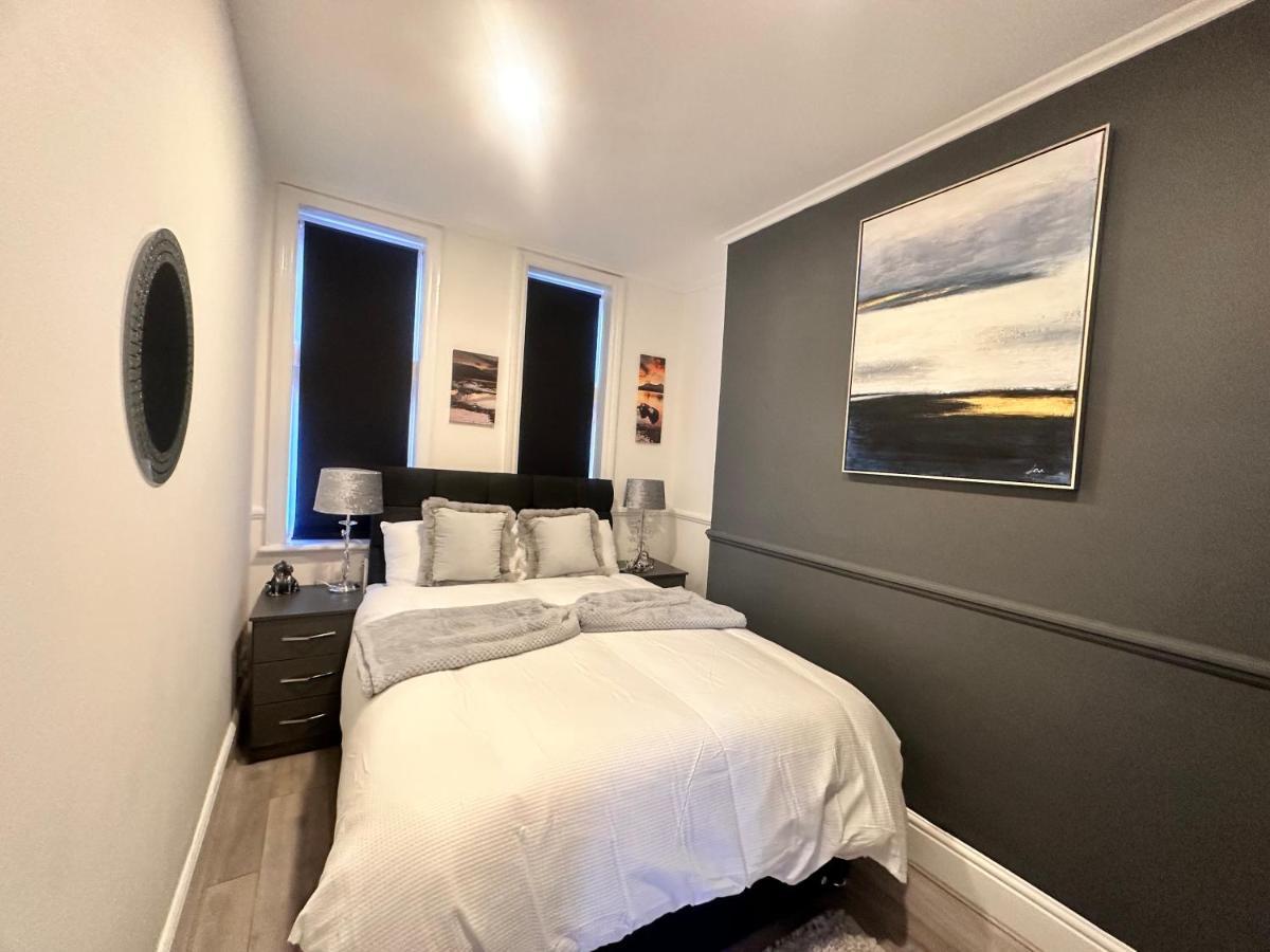 Kensington High Street Condo London Exterior photo